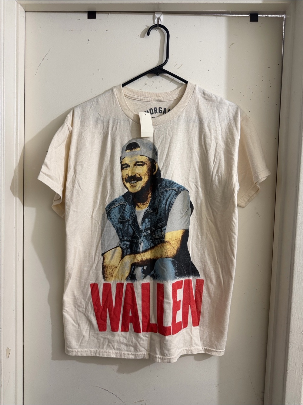 Wallen Short Sleeve Graphic Tee in Cream with Red Logo
